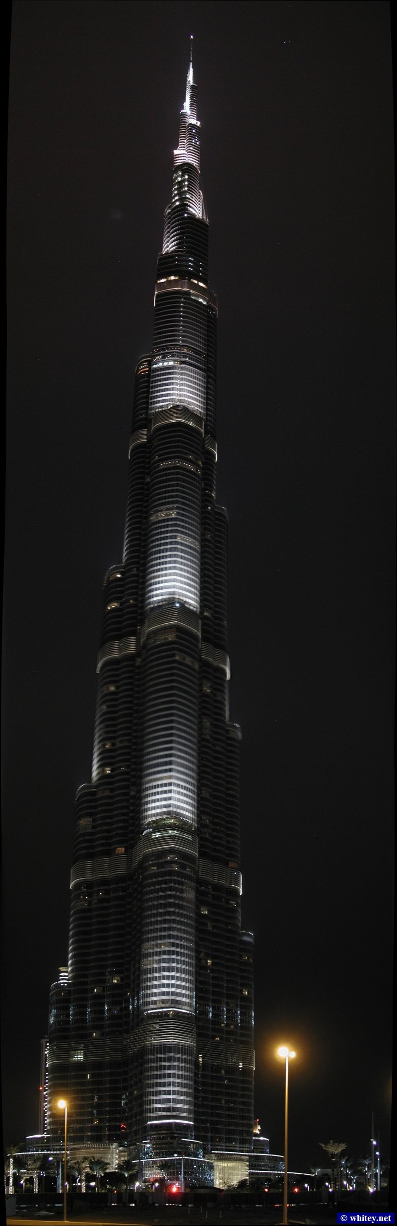 Burj Khalifa, 829m high, Dubai, EAU.