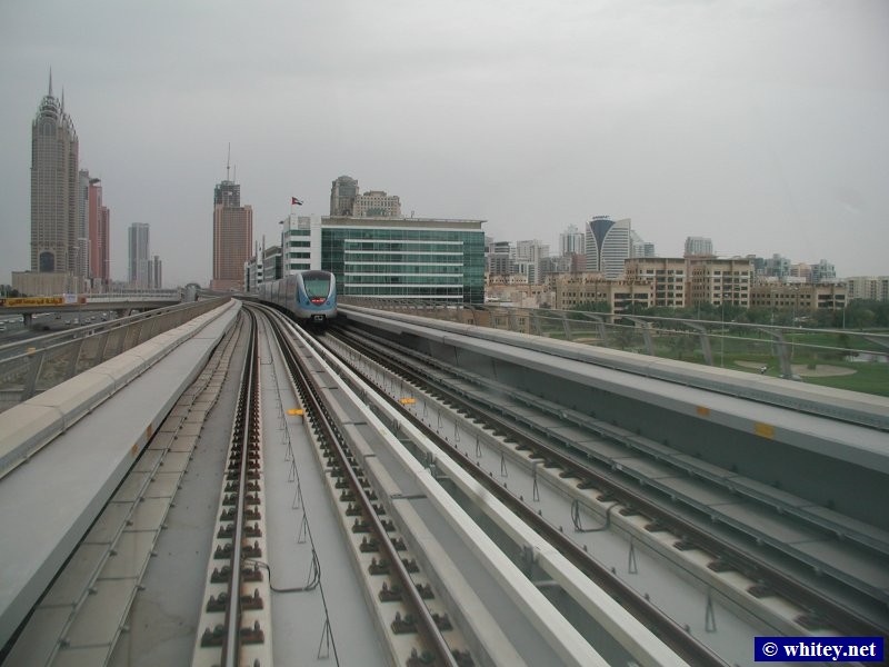 Above-ground driverless fully-automated Metro, Dubaï, EAU.
