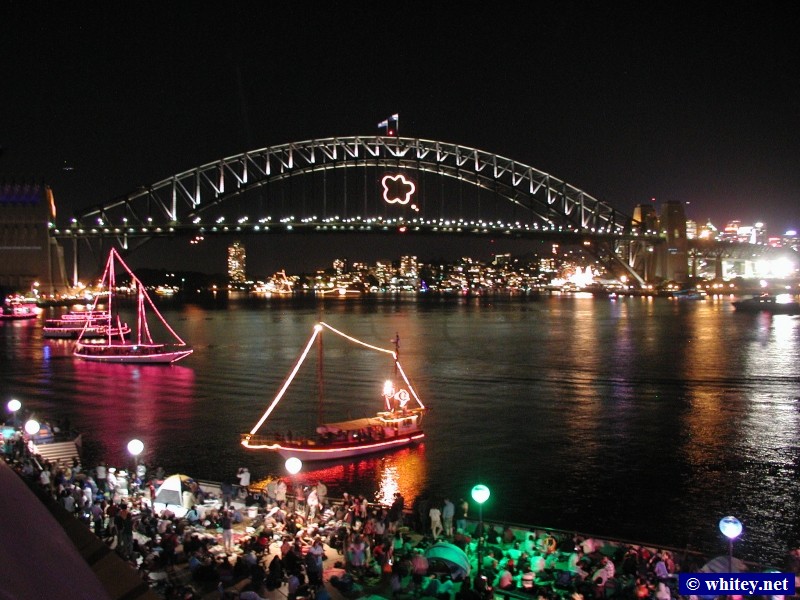 Мост Харбор-Бридж and Ships, Сидней, Австралия.