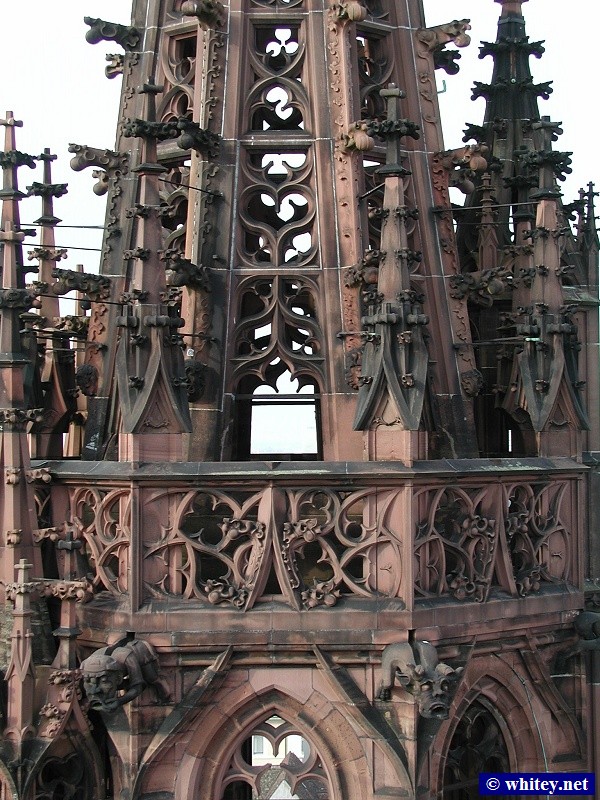 Close-up of Bâle Münster’s spire, Bâle, Suisse.
