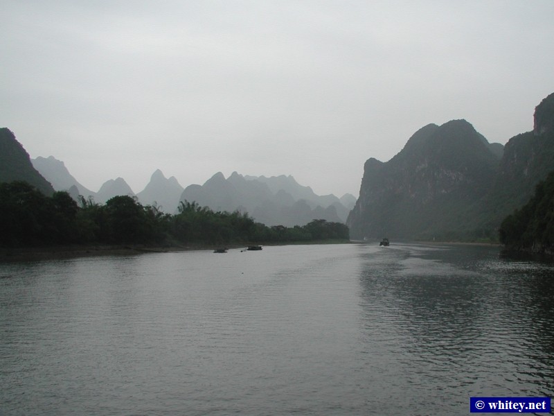 Li River, Guilin to Yangshuo river cruise, China.  漓江, 桂林 - 阳朔.