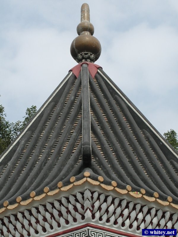Tower Roof, Liwanhu Park, Canton, Chine.  荔湾湖公园.
