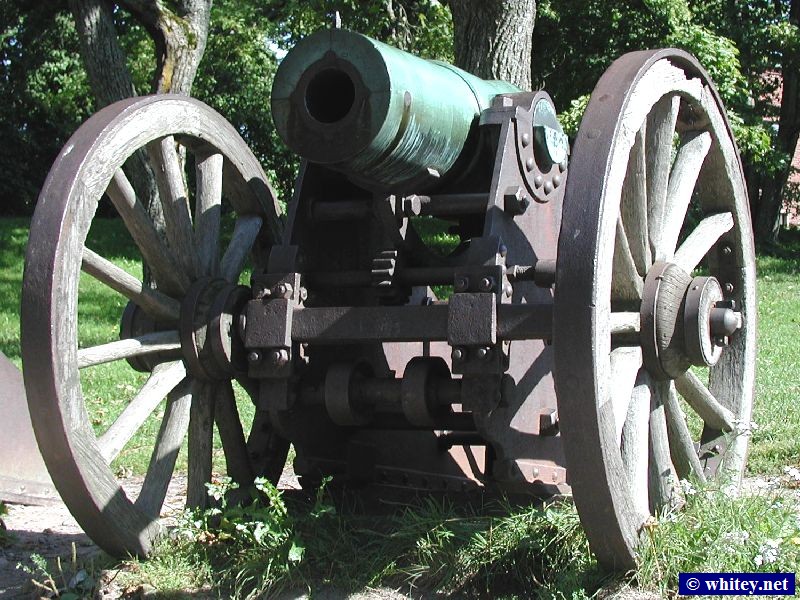 Cannon at スオメンリンナの要塞, ヘルシンキ, フィンランド.
