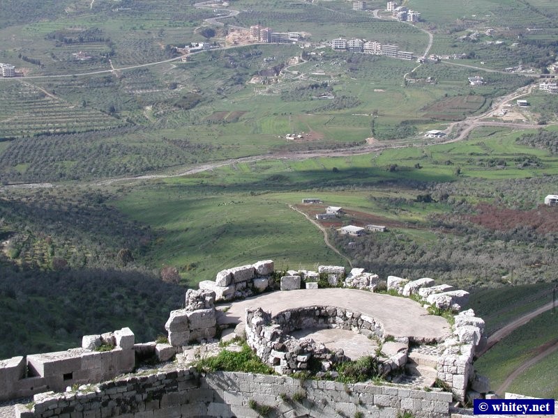 View of outer castle and countryside, Krak des Chevaliers, Syrie.